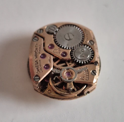 Omega 484 movement 17 Jewel manual wind with silver tone dial & hands