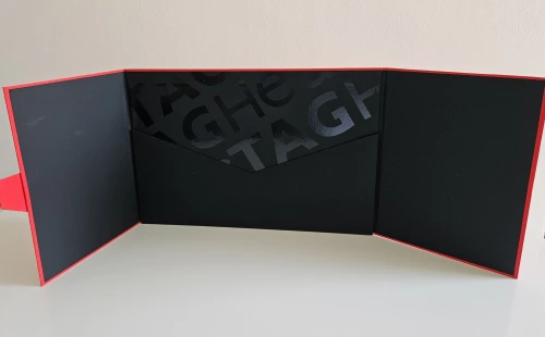 TAG Heuer XL Watch Box Circa 2020+ includes Leather watch roll