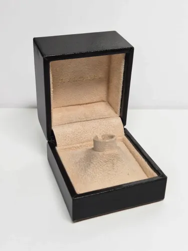 Bvlgari ring box black leather with c stand + outer box
